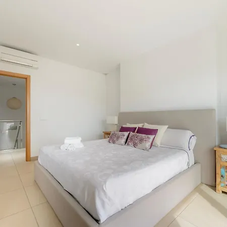 New! Es Redo-spacious & Relax Villa *